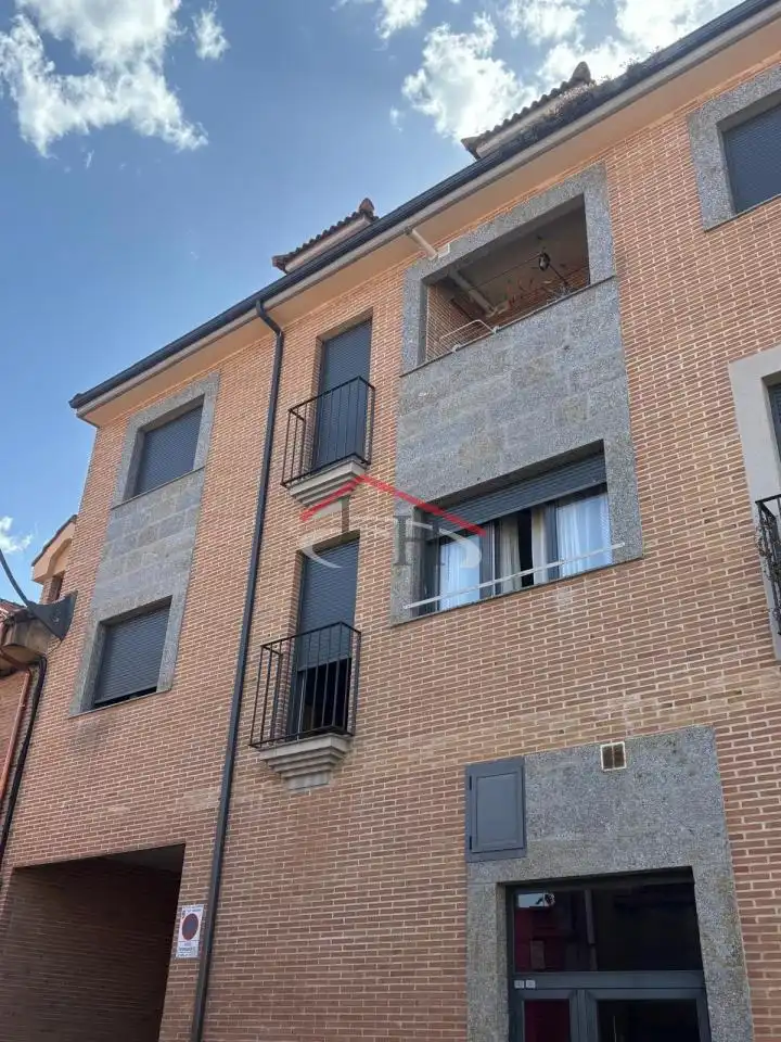 Vista exterior de Dúplex en venta en San Andrés del Rabanedo con Calefacción, Parquet y Trastero
