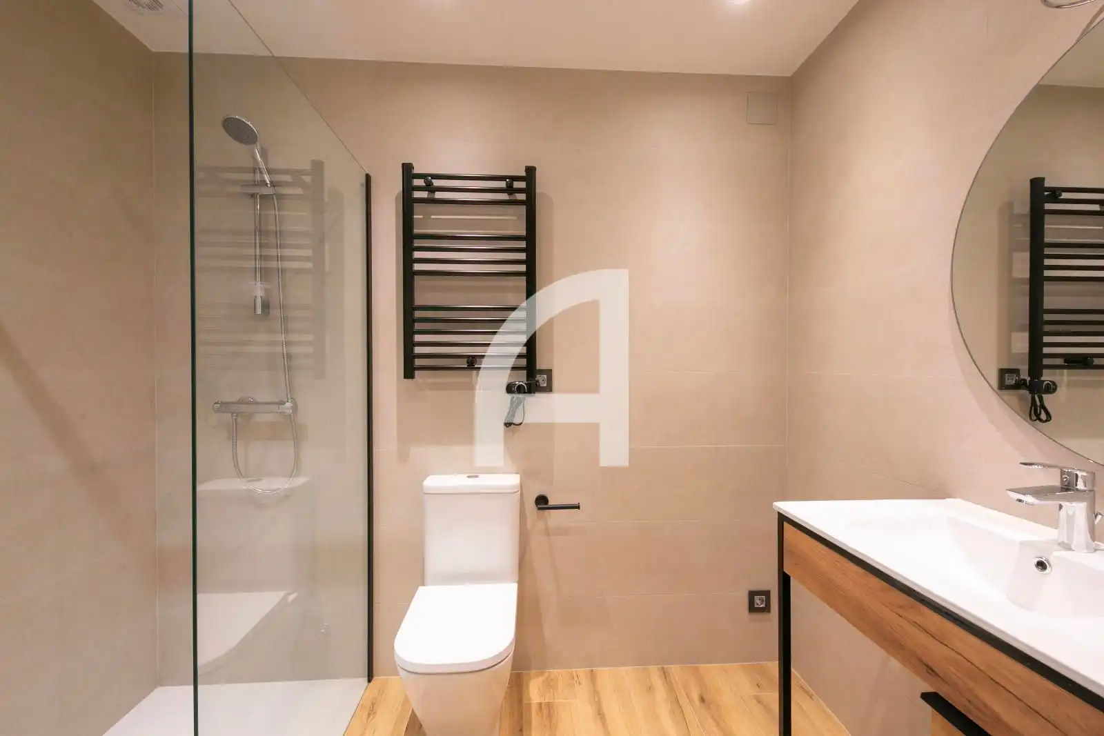 Baño de Piso en venta en Barcelona con Aire acondicionado, Calefacción y Parquet