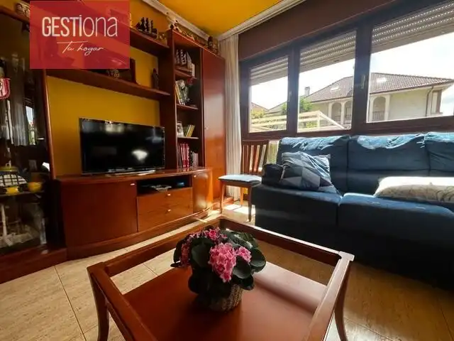 Sala de estar de Dúplex en venta en Noja con Calefacción, Jardín privado y Terraza