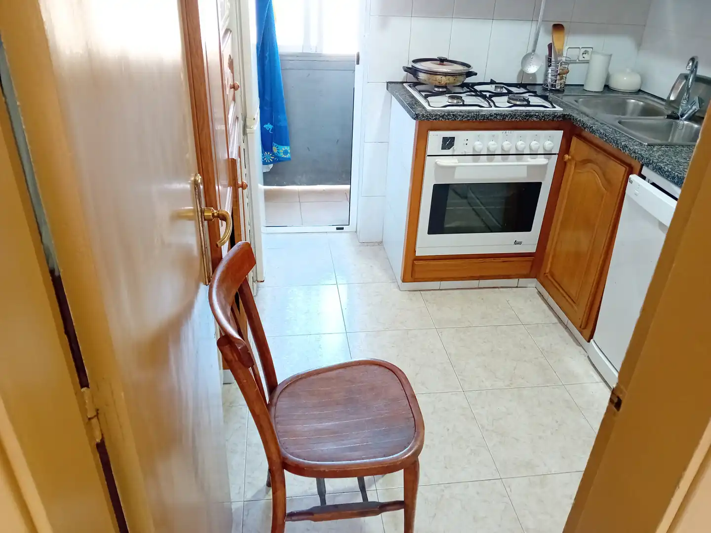 Cocina de Piso en venta en Girona con Calefacción, Terraza y Amueblado