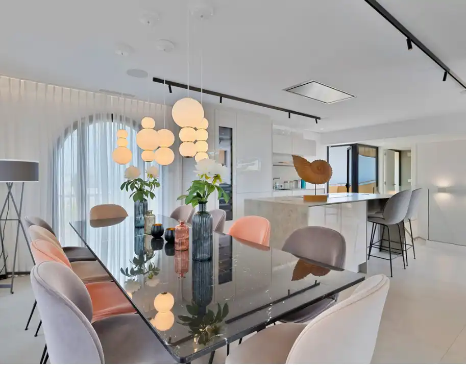 Comedor de Piso en venta en Marbella con Terraza, Amueblado y Horno