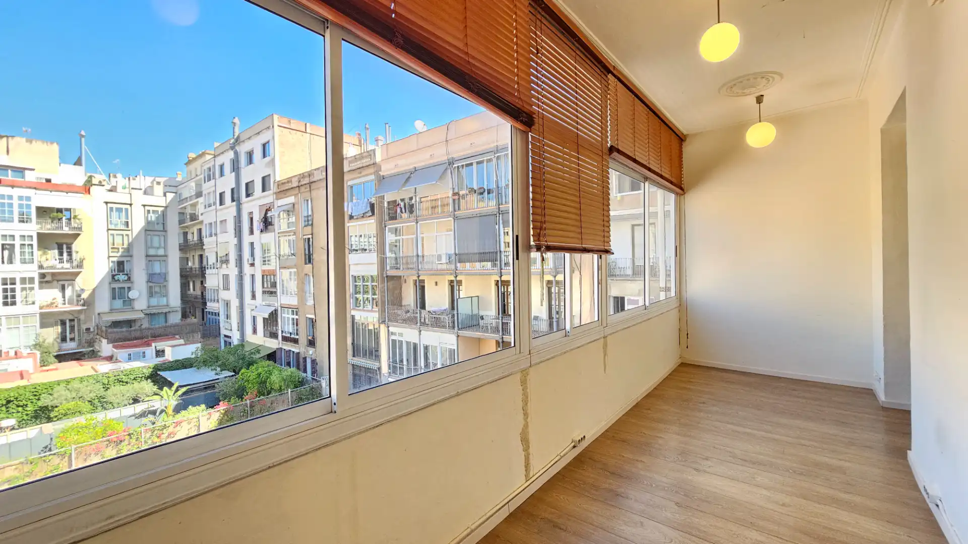 Schlafzimmer von Büro zur Miete in Barcelona mit Heizung und Internet