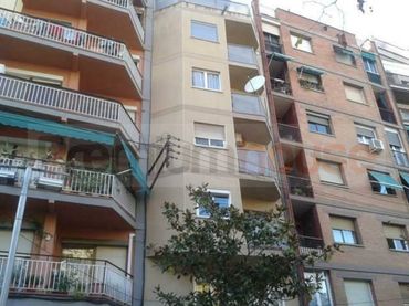 Piso en venta en Calle Via Julia