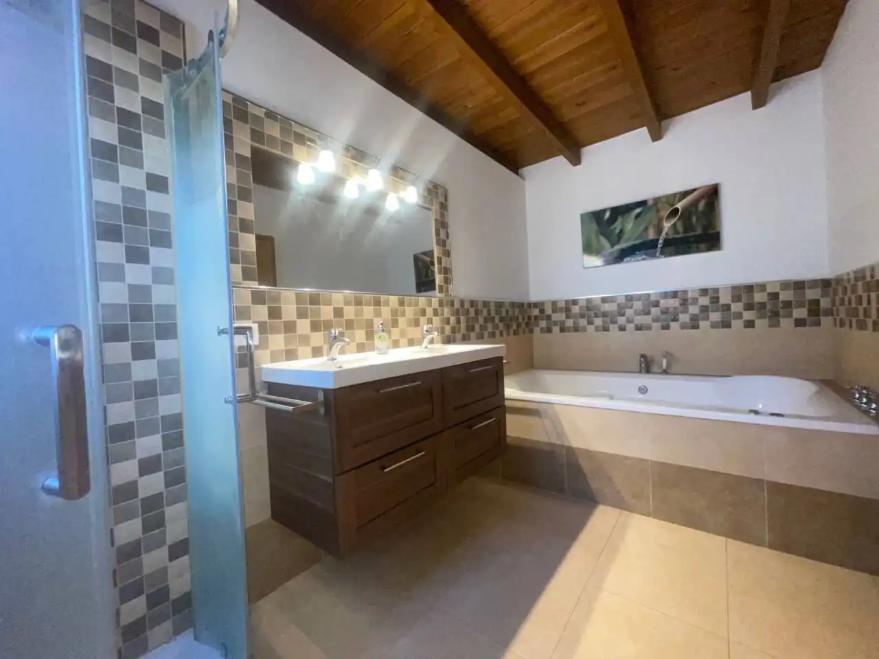 Baño de Casa o chalet de alquiler en Estepona con Calefacción, Jardín privado y Terraza
