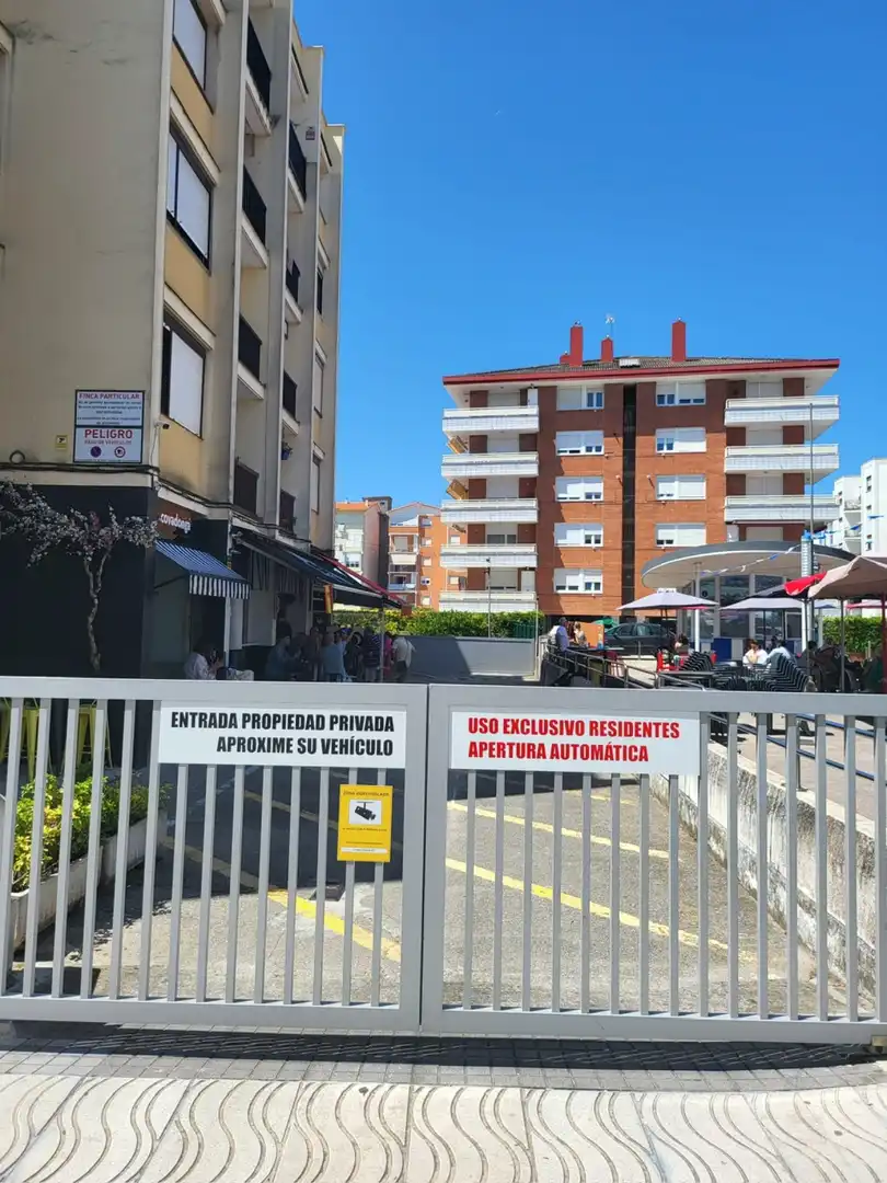 Aparcament de Pis en venda en Suances amb Calefacció i Terrassa