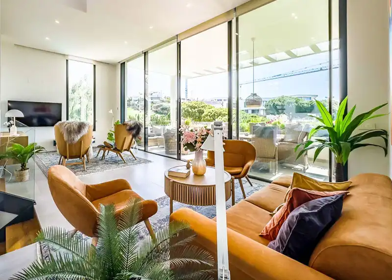 Wohnzimmer von Haus oder Chalet zum Verkauf in Marbella mit Klimaanlage, Heizung und Privatgarten