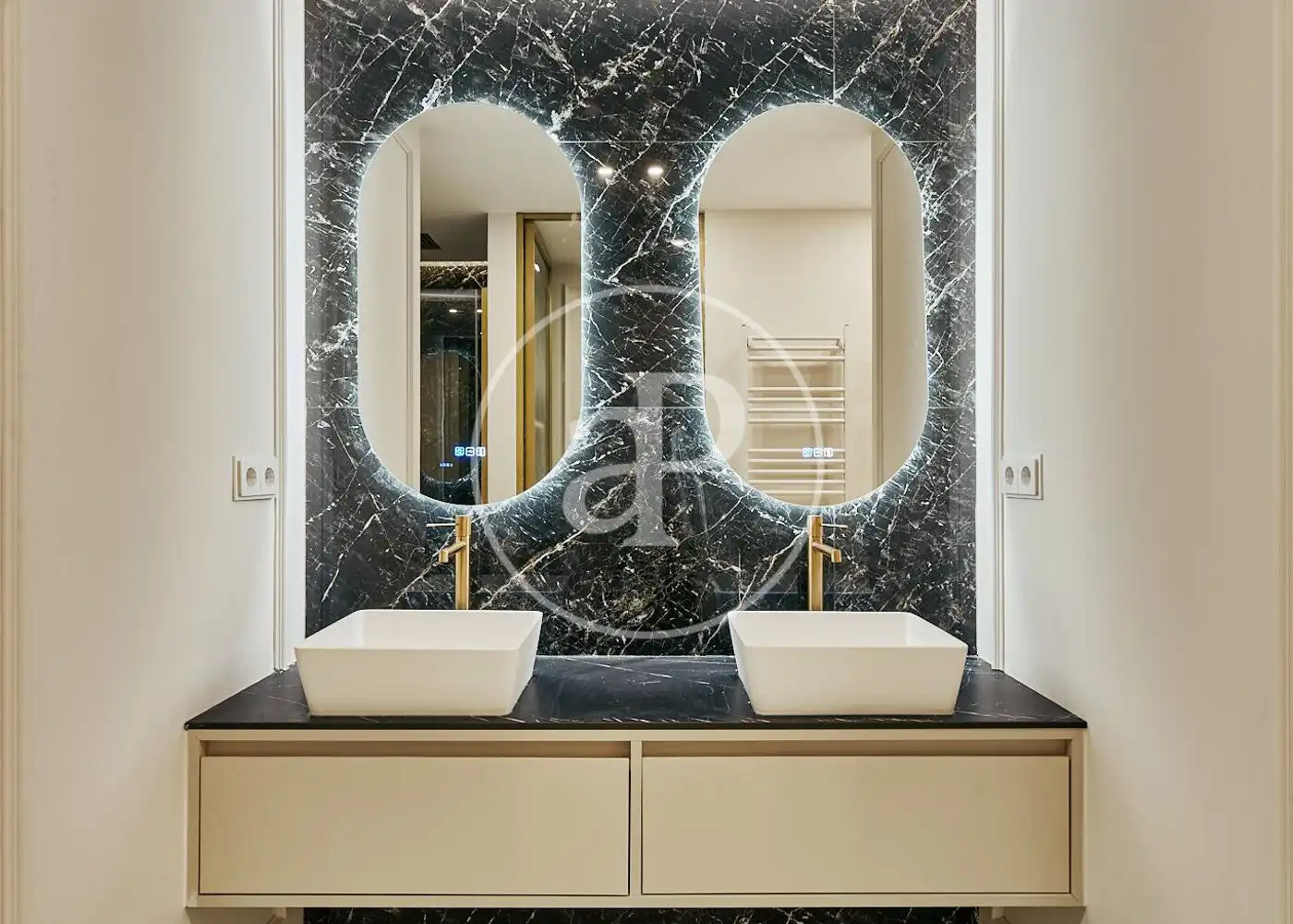Bathroom of Flat for sale in Madrid  with Air Conditioner, Heating and Terrace