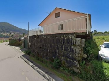 Casa con balcone in vendita a QUINTAL (DO)-LOUREDO 21