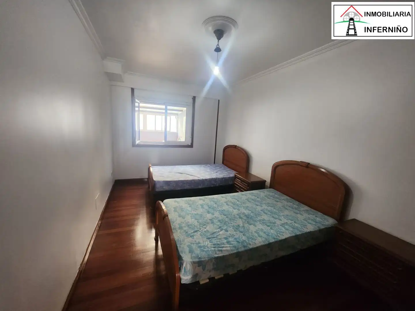 Schlafzimmer von Gebäude zum Verkauf in Narón