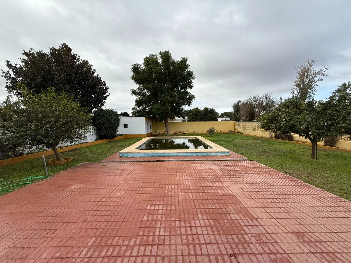 Piscina de Casa o xalet en venda en Alcalá de Guadaira amb Aire condicionat, Calefacció i Jardí privat