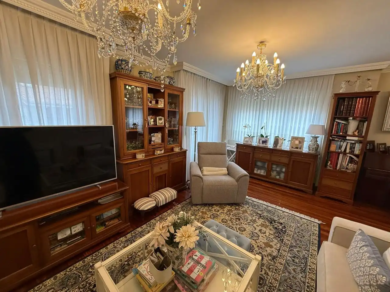 Sala de estar de Casa o chalet en venta en Castro-Urdiales con Calefacción, Jardín privado y Terraza