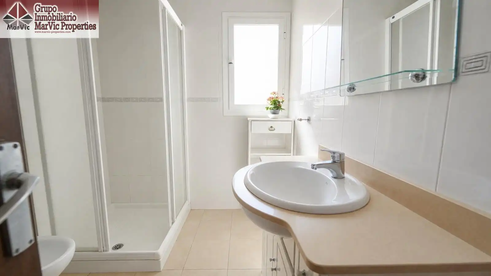 Baño de Ático en venta en Benidorm con Terraza y Amueblado