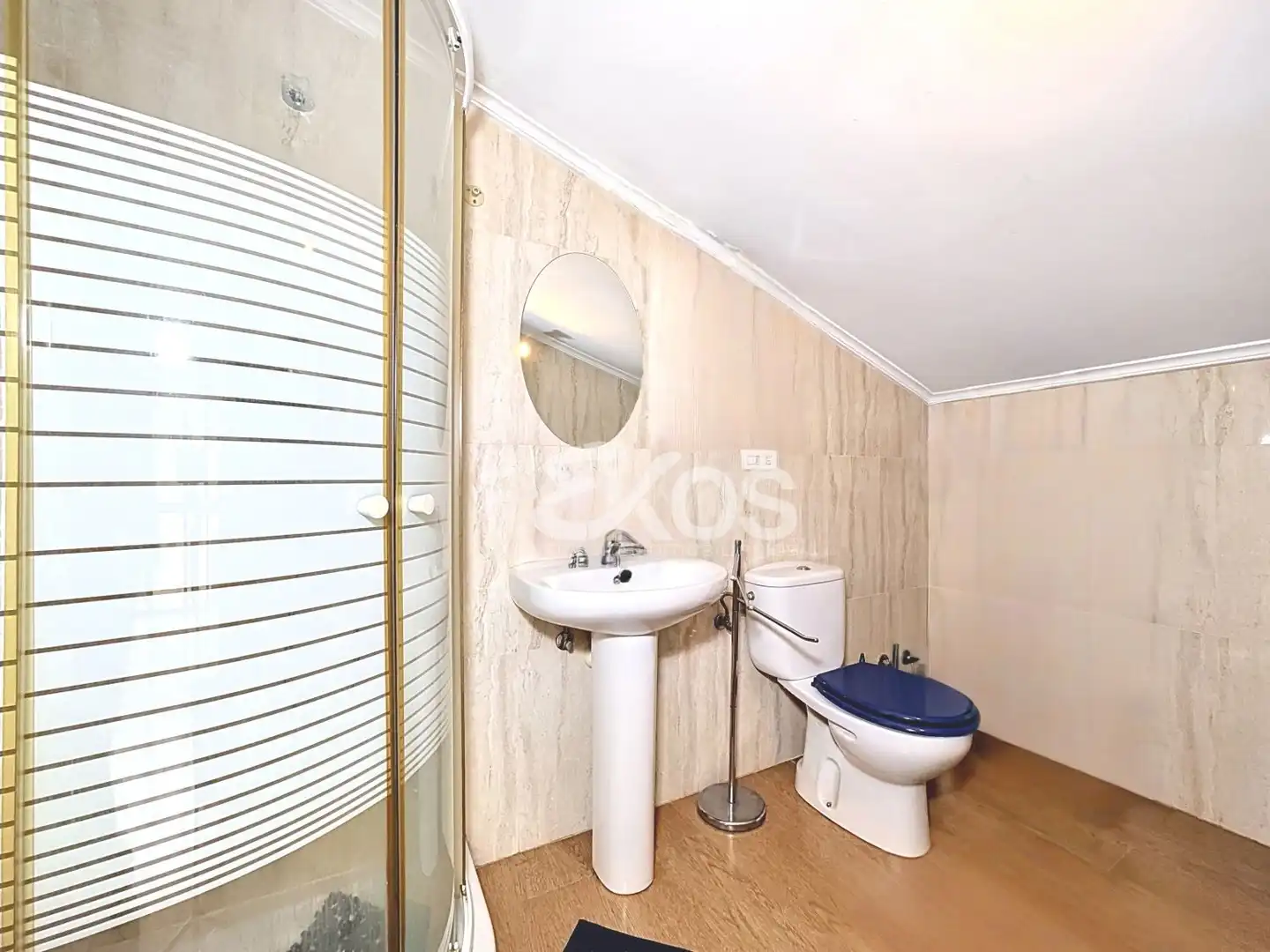 Badezimmer von Maisonette zum Verkauf in Eskoriatza mit Heizung und Balkon