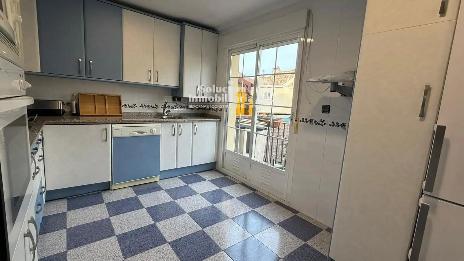 Cocina de Casa adosada en venta en Carrascal de Barregas con Calefacción, Terraza y Amueblado