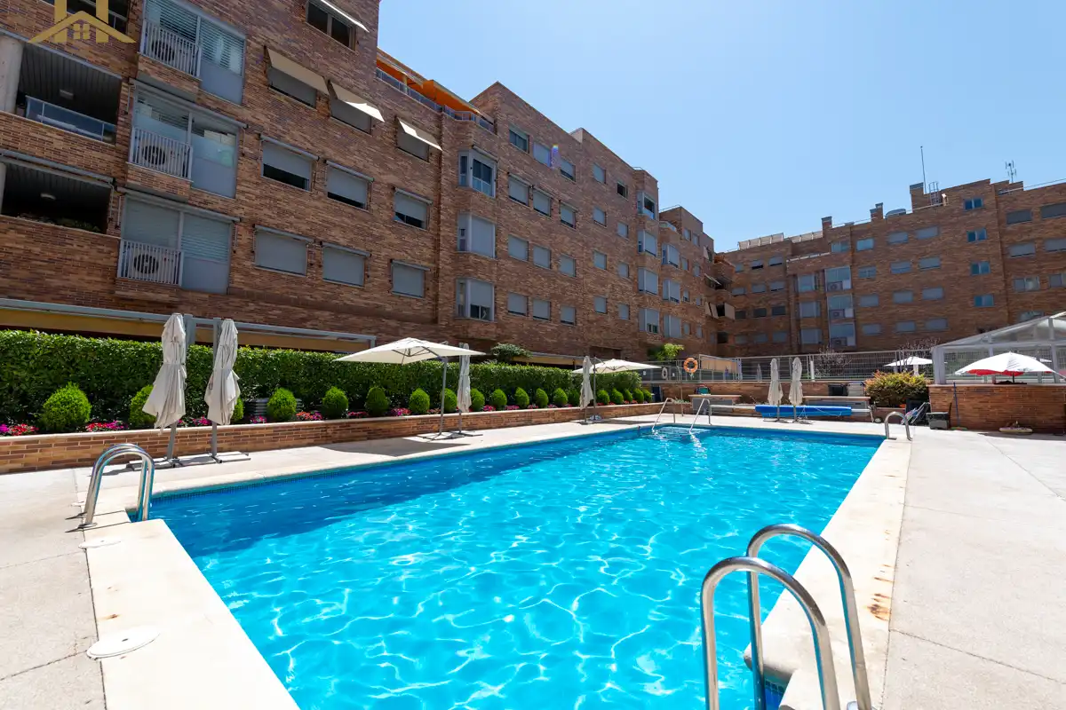 Piscina de Piso en venta en Alcobendas con Aire acondicionado, Calefacción y Trastero
