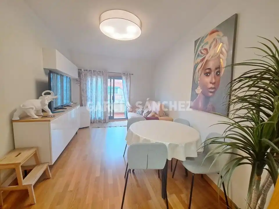 Sala de estar de Apartamento en venta en Boiro con Terraza, Trastero y Amueblado