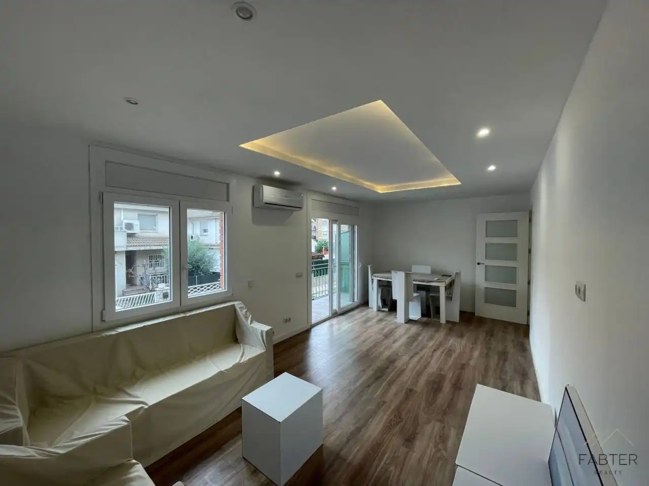 Wohnung zum Verkauf in Calle Camí Reial, imagen 2