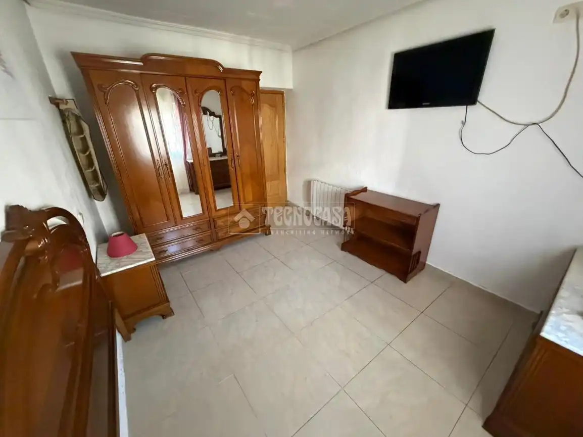 Flat for sale in Av. Reyes Católicos, Reyes Católicos