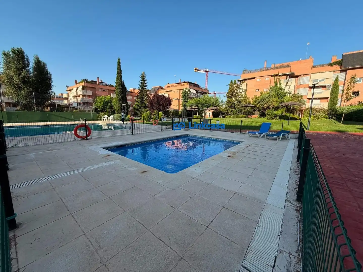Piscina de Pis en venda en Pozuelo de Alarcón amb Aire condicionat, Calefacció i Jardí privat