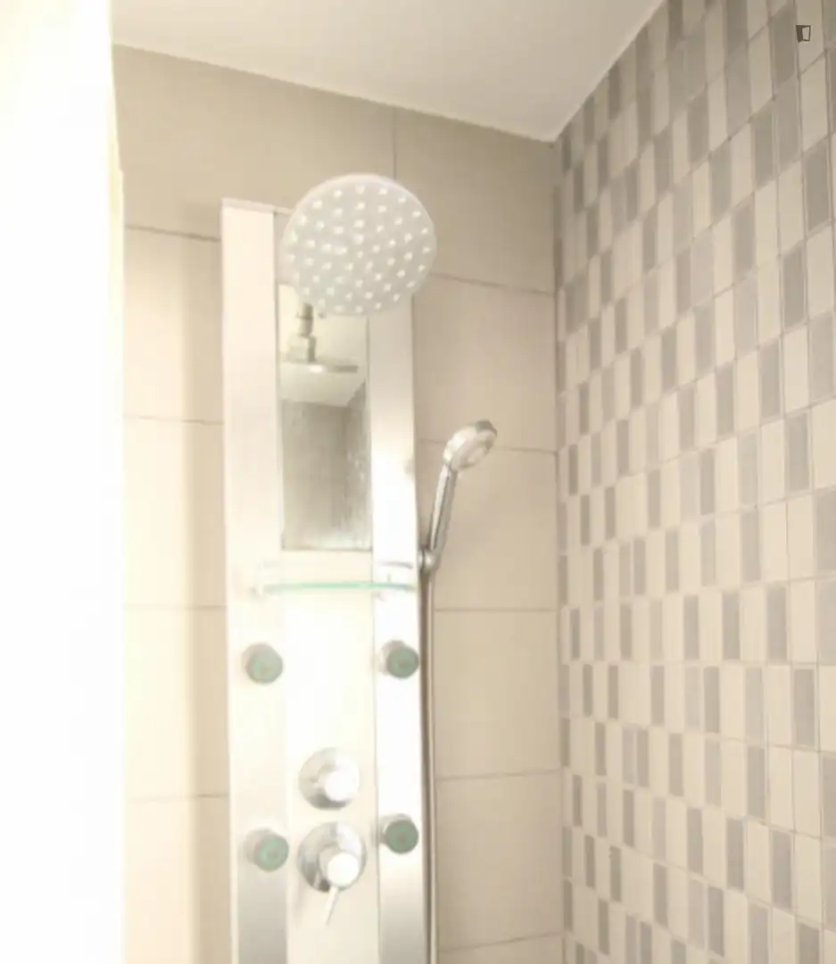 Bany de Apartament per a compartir en Madrid amb Calefacció, Moblat i Forn