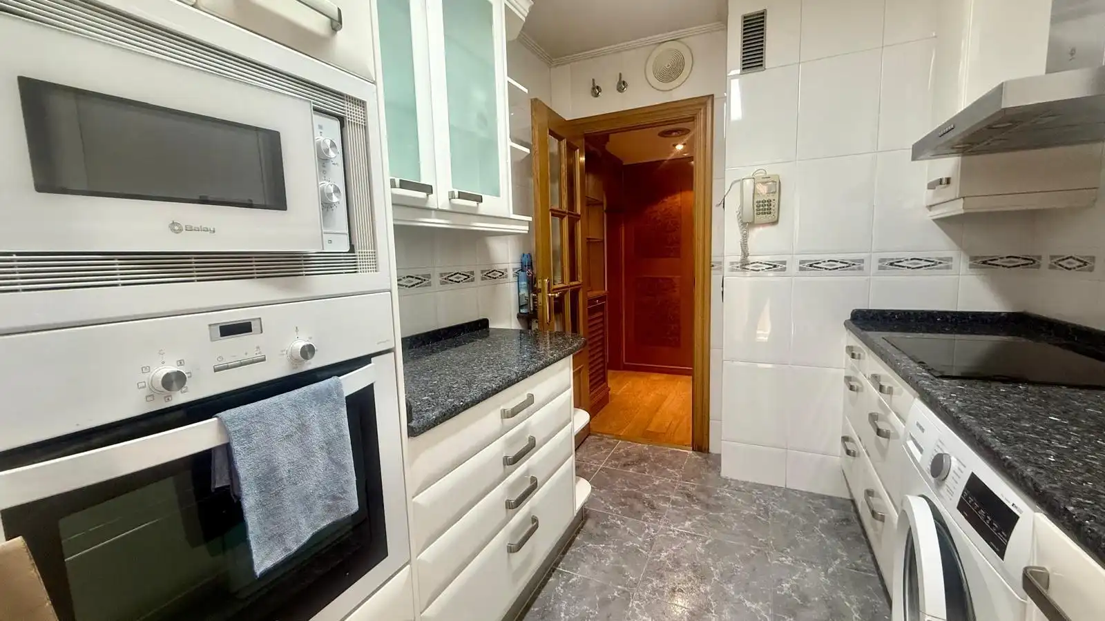 Kitchen of Flat for rent in Zaragoza  with Air Conditioner, Heating and Parquet flooring