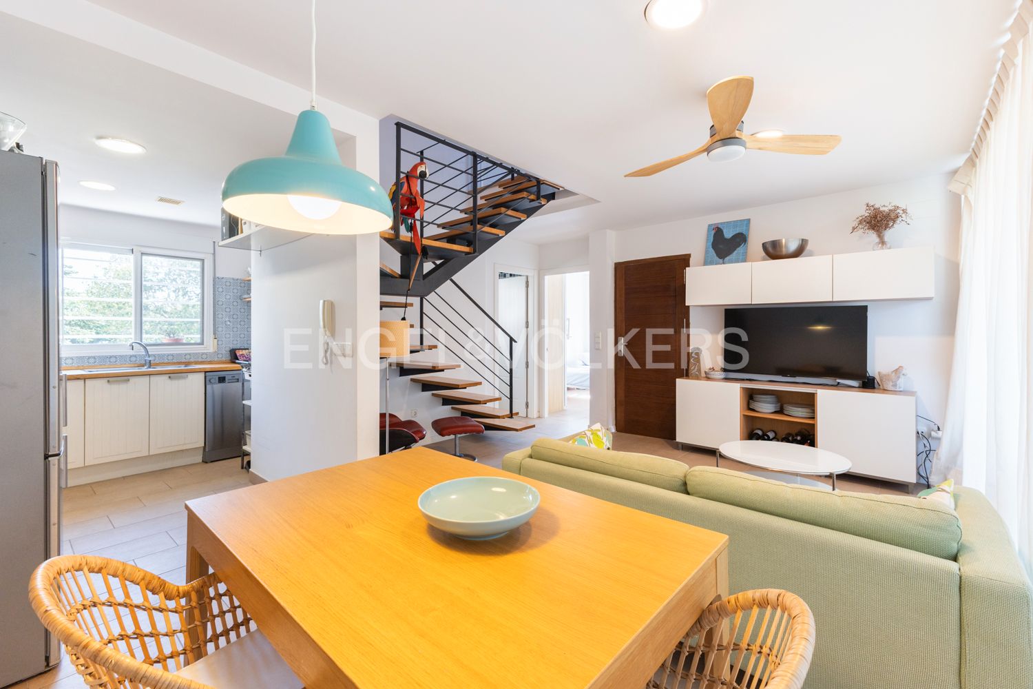 Sala d'estar de Casa o xalet en venda en Sagunto / Sagunt amb Aire condicionat, Calefacció i Jardí privat