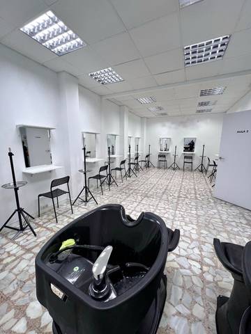 Local comercial en Alquiler en Calle de Isabel la Católica, 2 en Villafontana - Estoril I