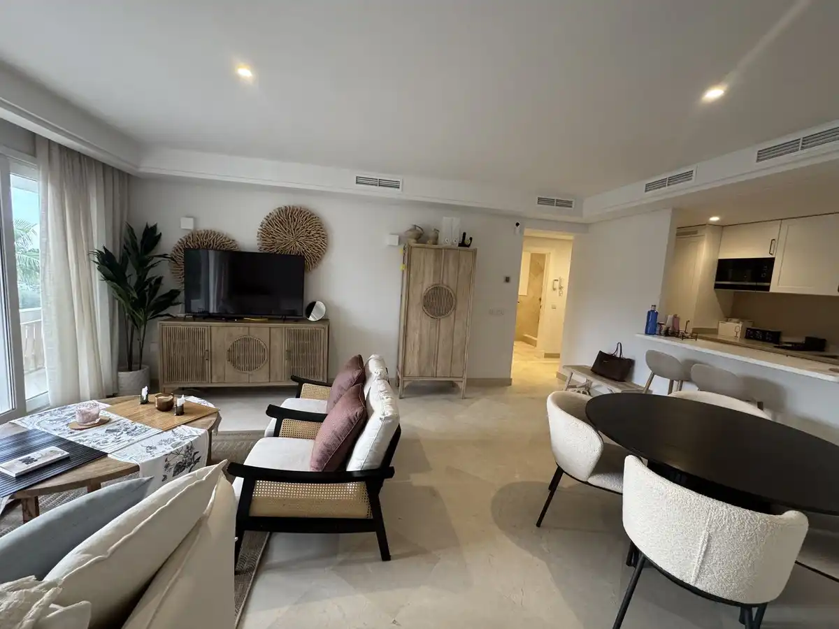 Flat with lift for sale in Nueva Andalucía, imagen 2