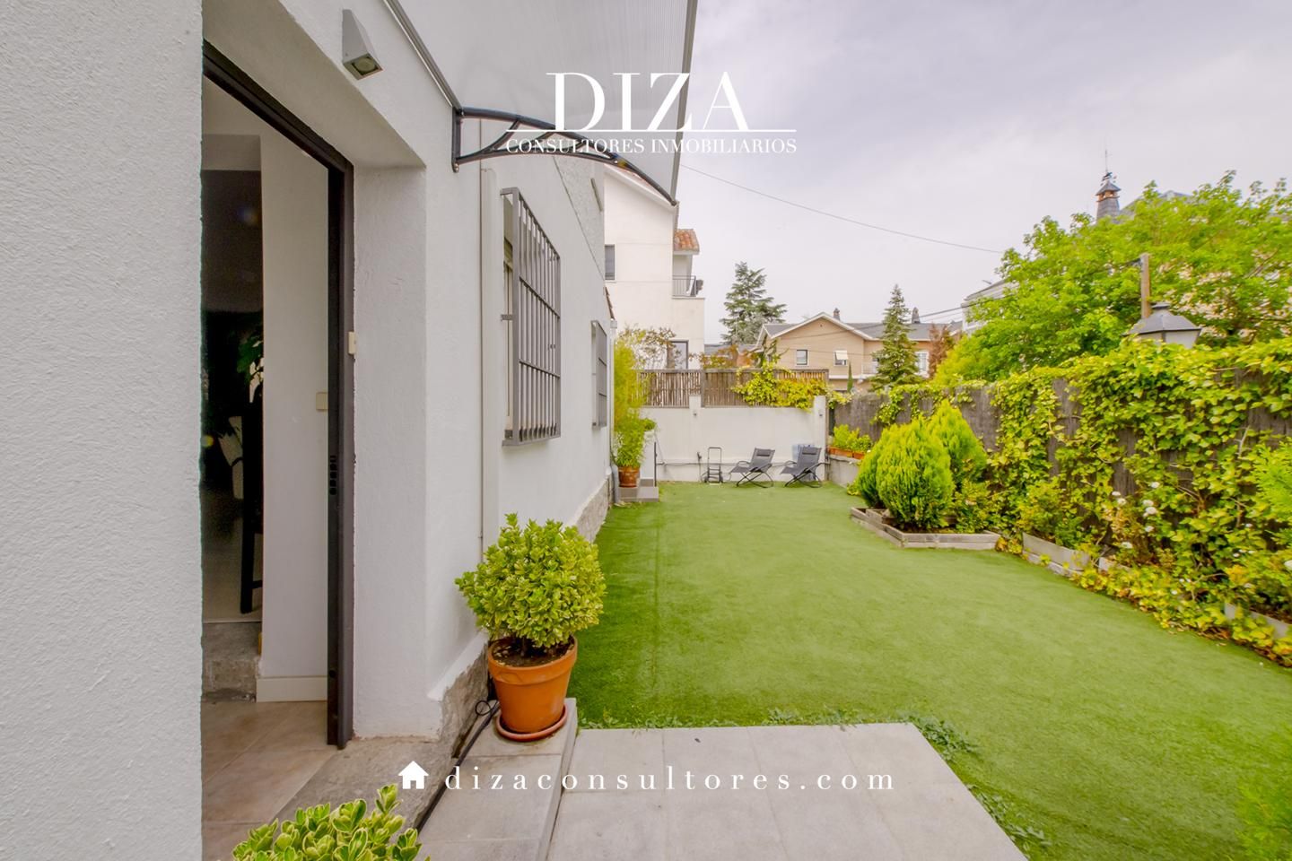 Garden of Single-family semi-detached for sale in  Madrid Capital  with Air Conditioner, Heating and Private garden