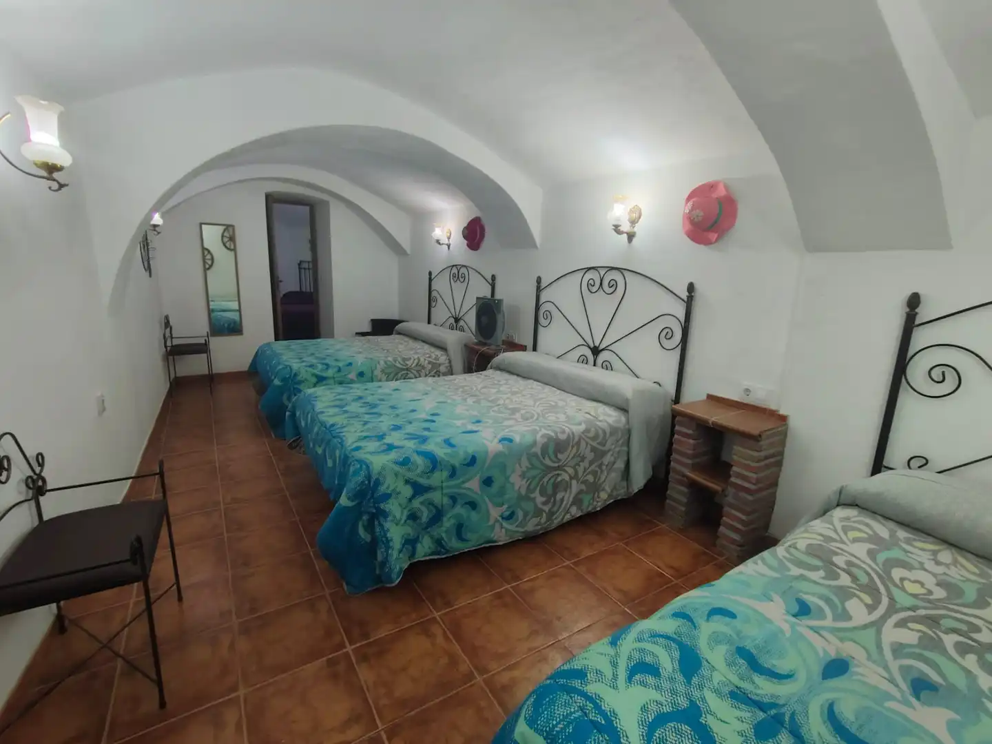 Dormitori de Finca rústica en venda en Guadix amb Moblat, Forn i Piscina comunitària