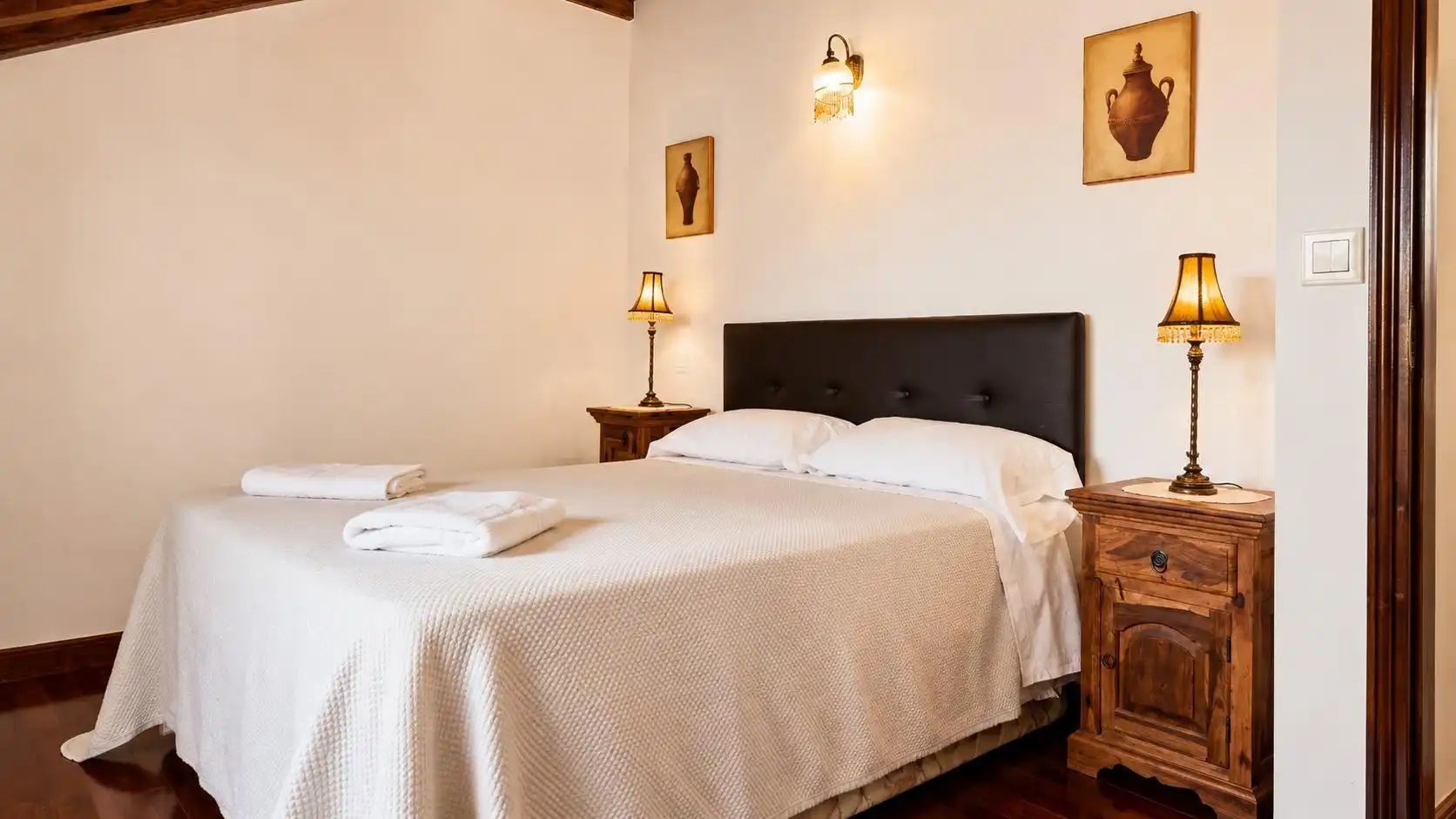 Schlafzimmer von Maisonette zum Verkauf in Comillas (Cantabria) mit Heizung und Alarm