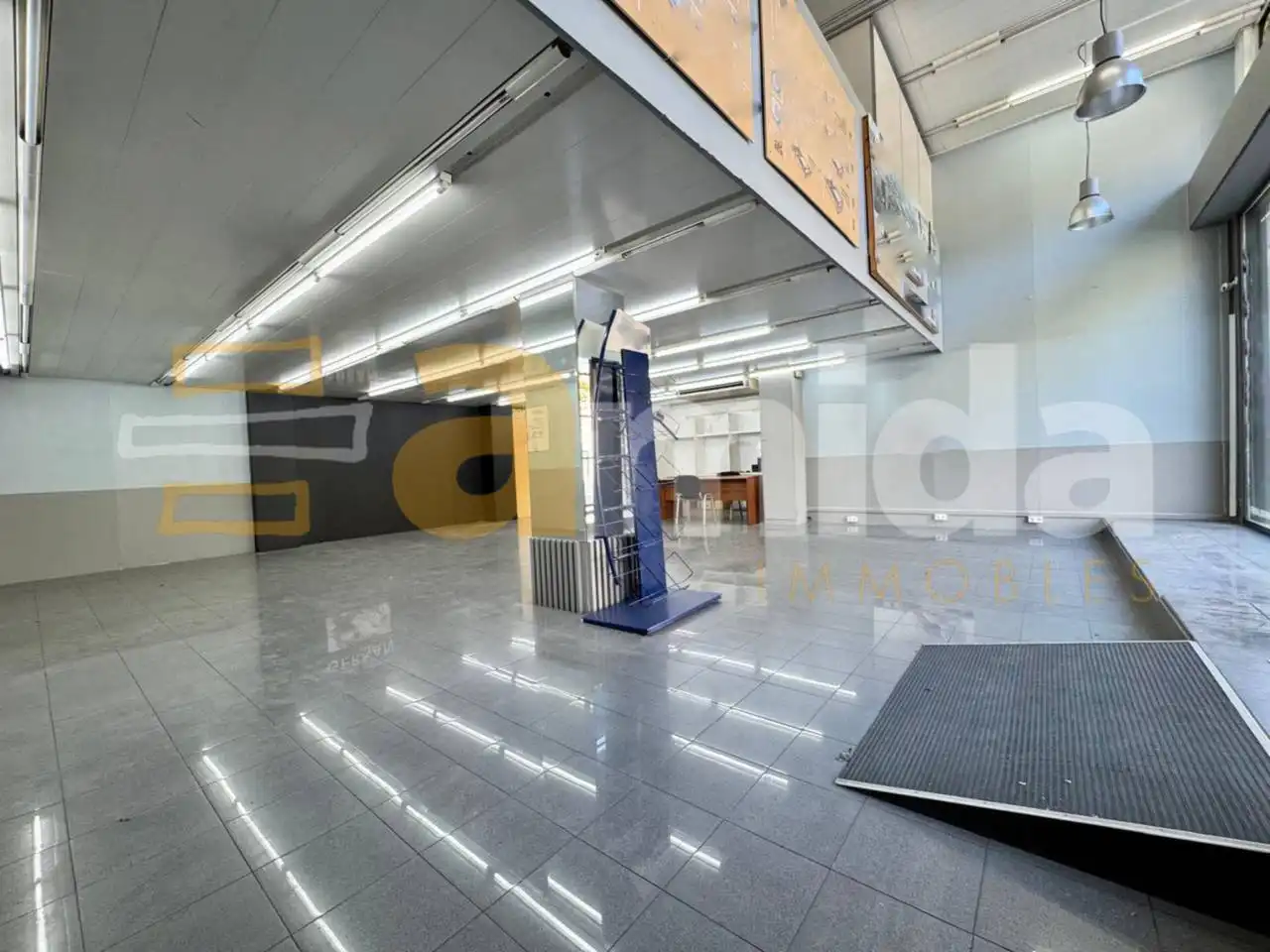 Business premises to rent in Centre - Sant Oleguer, imagen 7