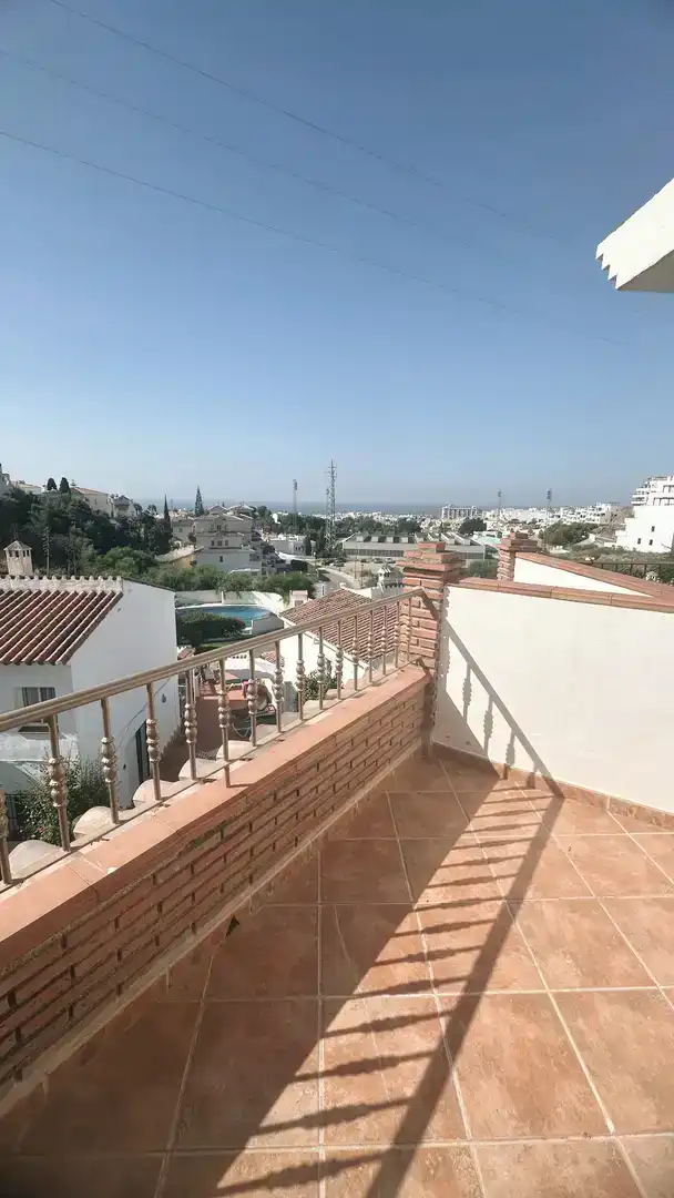 Vista exterior de Casa adosada en venta en Nerja