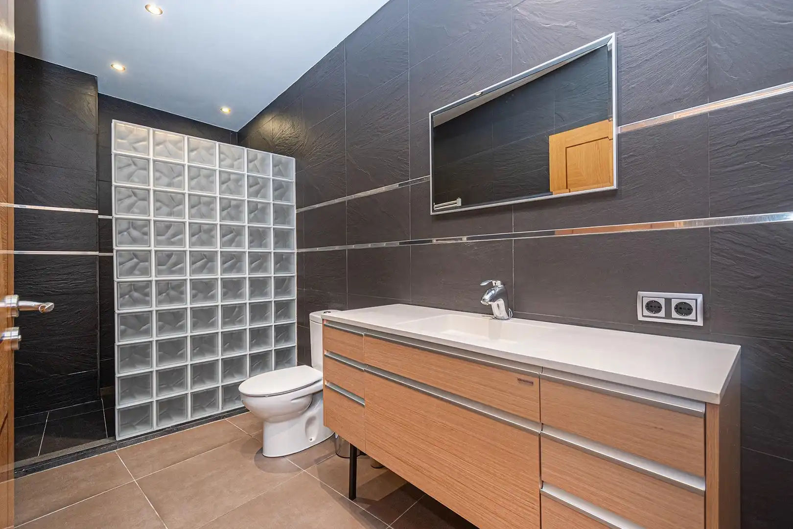 Baño de Casa o chalet de alquiler en Campanet con Aire acondicionado, Calefacción y Terraza