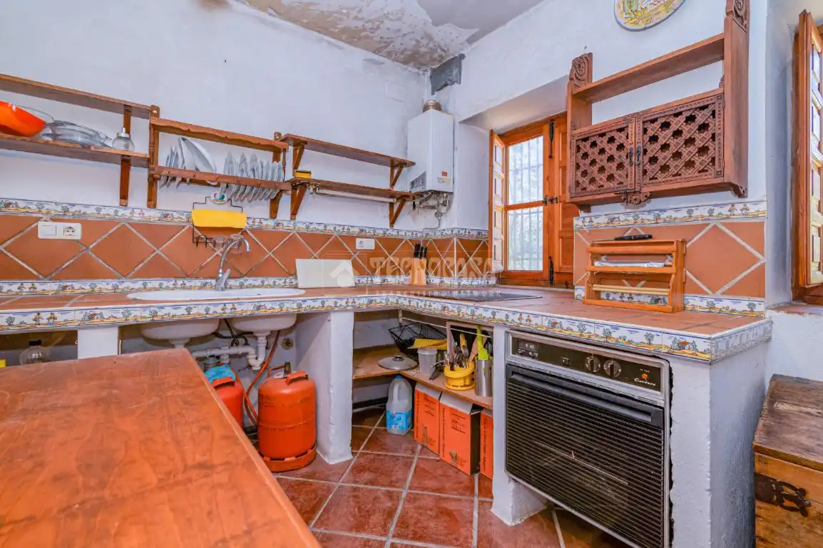 Kitchen of Houses for sale in Granada  with Heating, Terrace and Swimming Pool