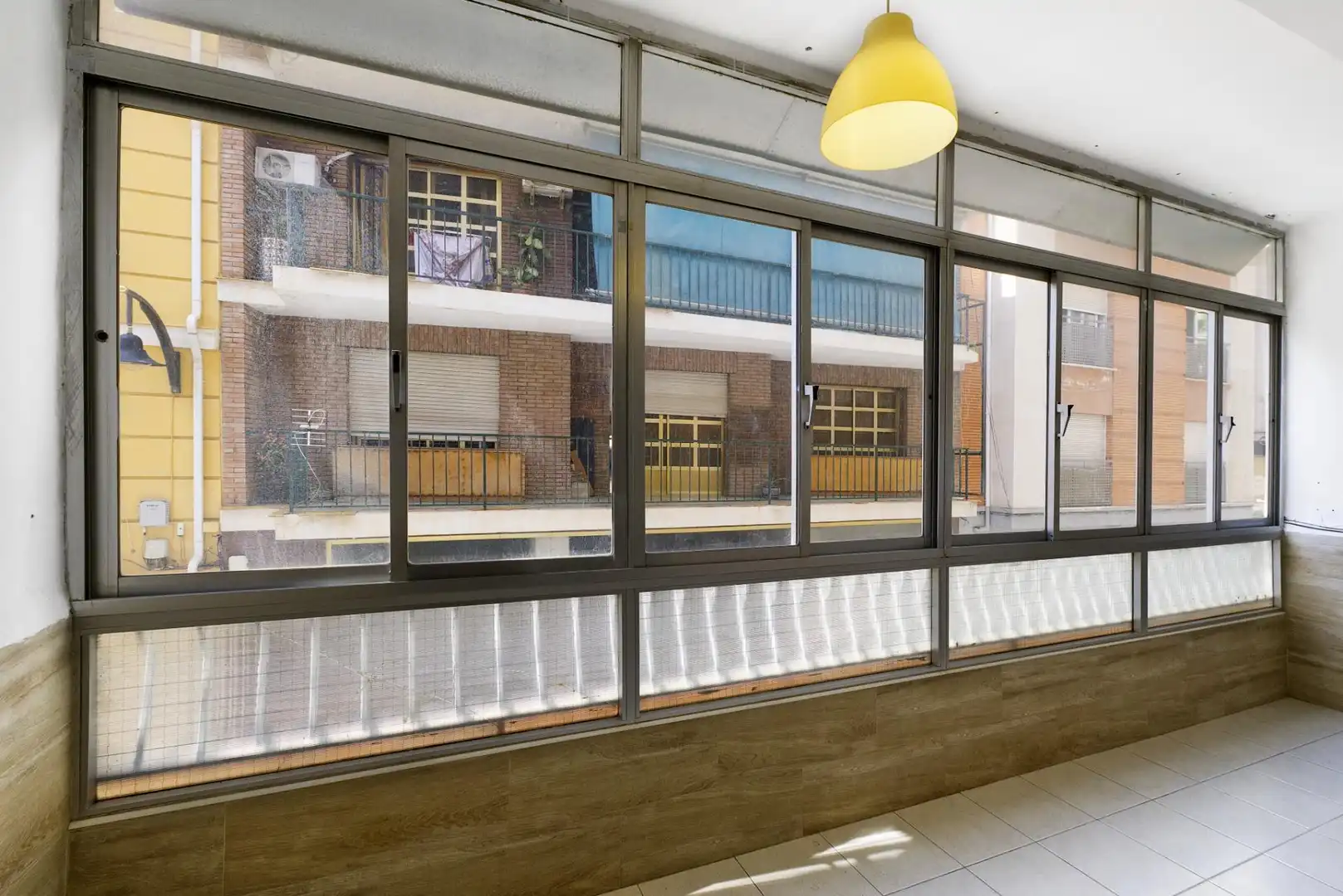 Vista exterior de Piso en venta en Málaga con Balcón y Alarma