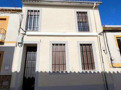 Vista exterior de Casa adosada en venda en Almodóvar del Río