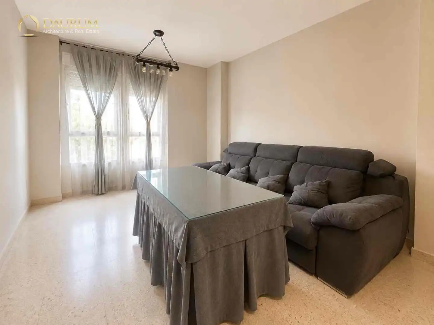 Living room of Flat for sale in Sevilla  with Air Conditioner, Heating and Swimming Pool