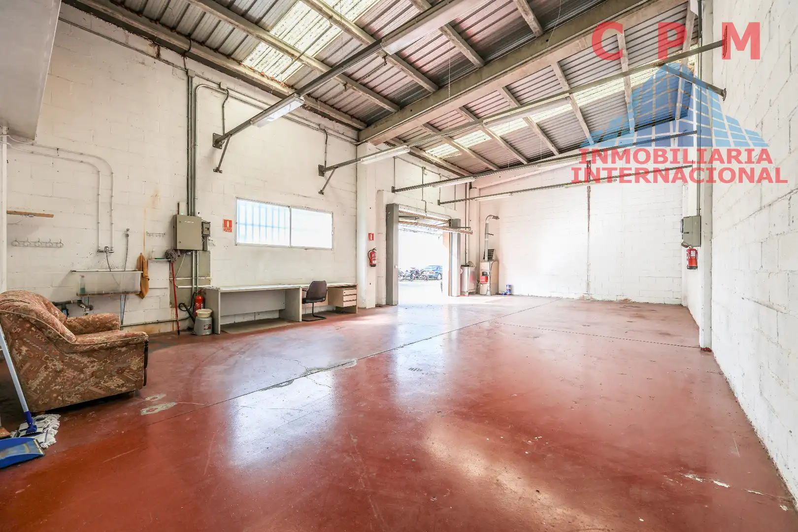 Vista exterior de Nave industrial en venta en Loeches con Calefacción