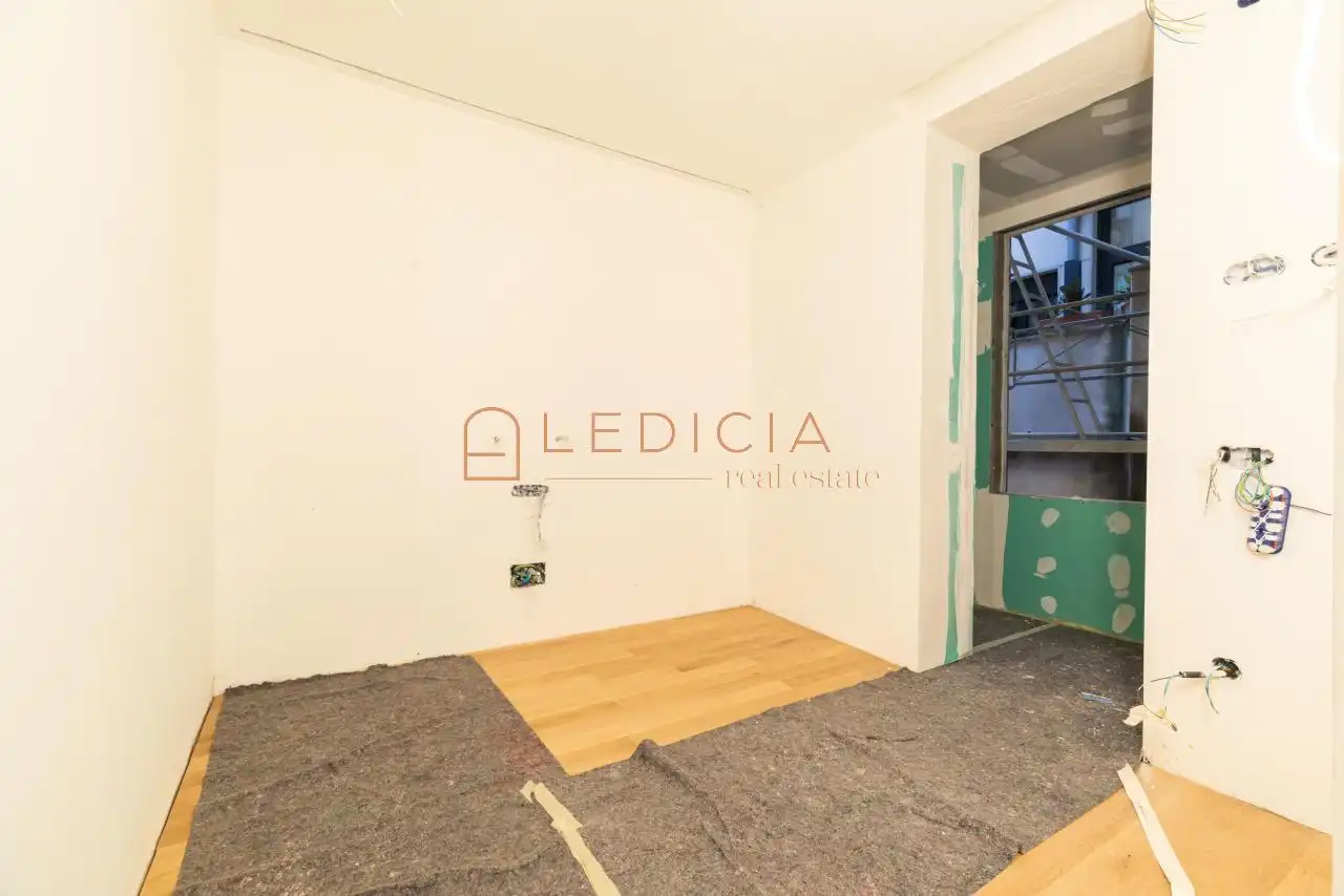 Bedroom of Flat for sale in Vigo   with Heating, Terrace and Furnished