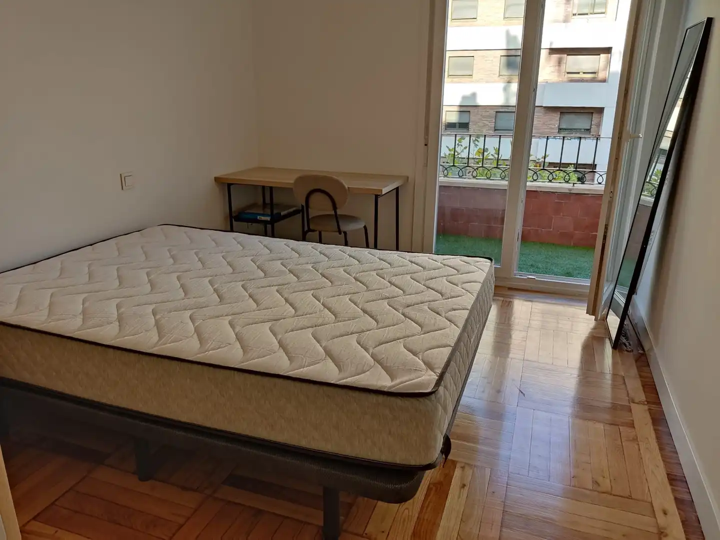 Bedroom of Flat for share in Madrid  with Heating, Furnished and Oven
