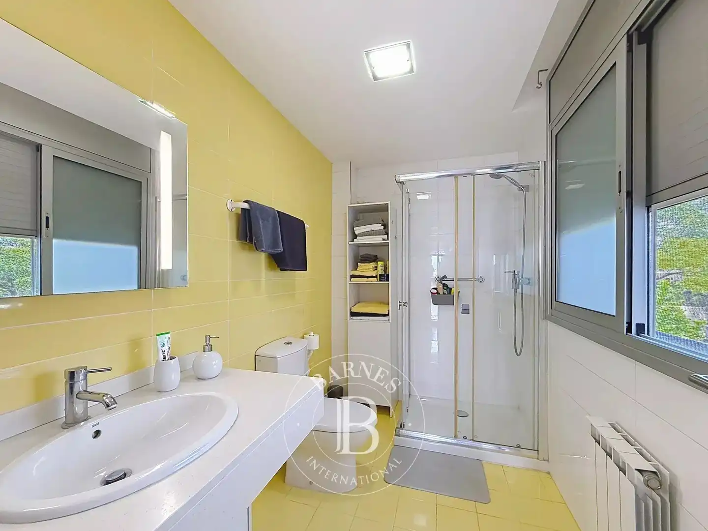 Baño de Casa adosada en venta en Mataró con Aire acondicionado, Calefacción y Jardín privado