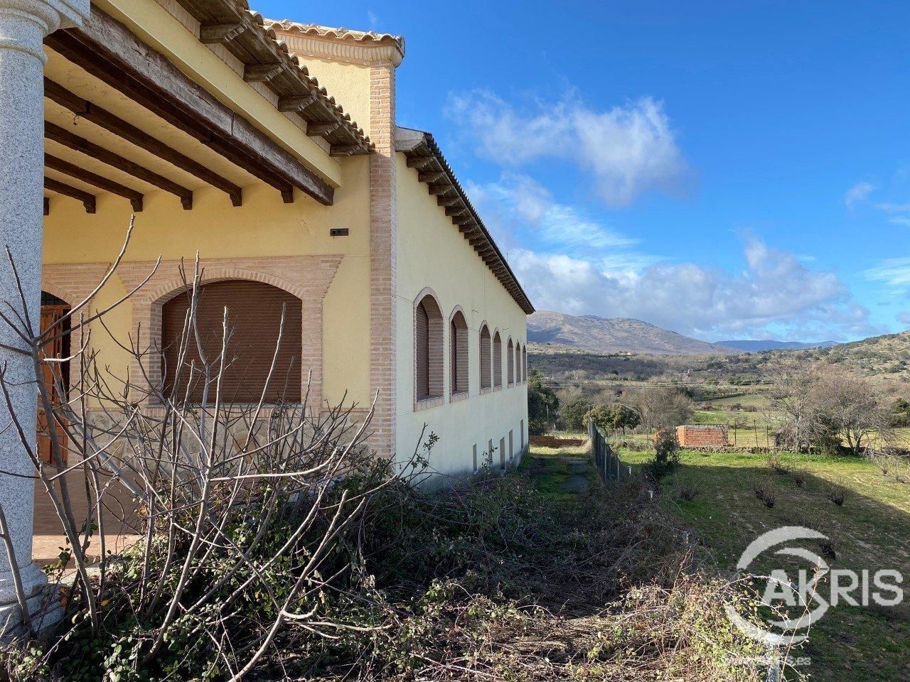 Exterior view of Country house for sale in San Pablo de los Montes  with Private garden