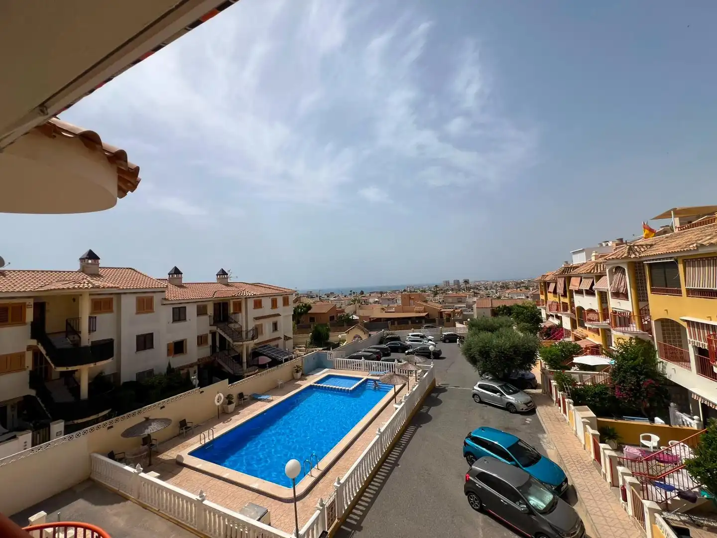 Schwimmbecken von Wohnungen zur Miete in Torrevieja mit Terrasse