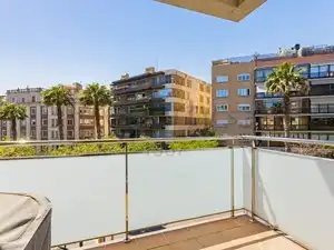 Vista exterior de Pis en venda en Barcelona amb Aire condicionat, Calefacció i Terrassa