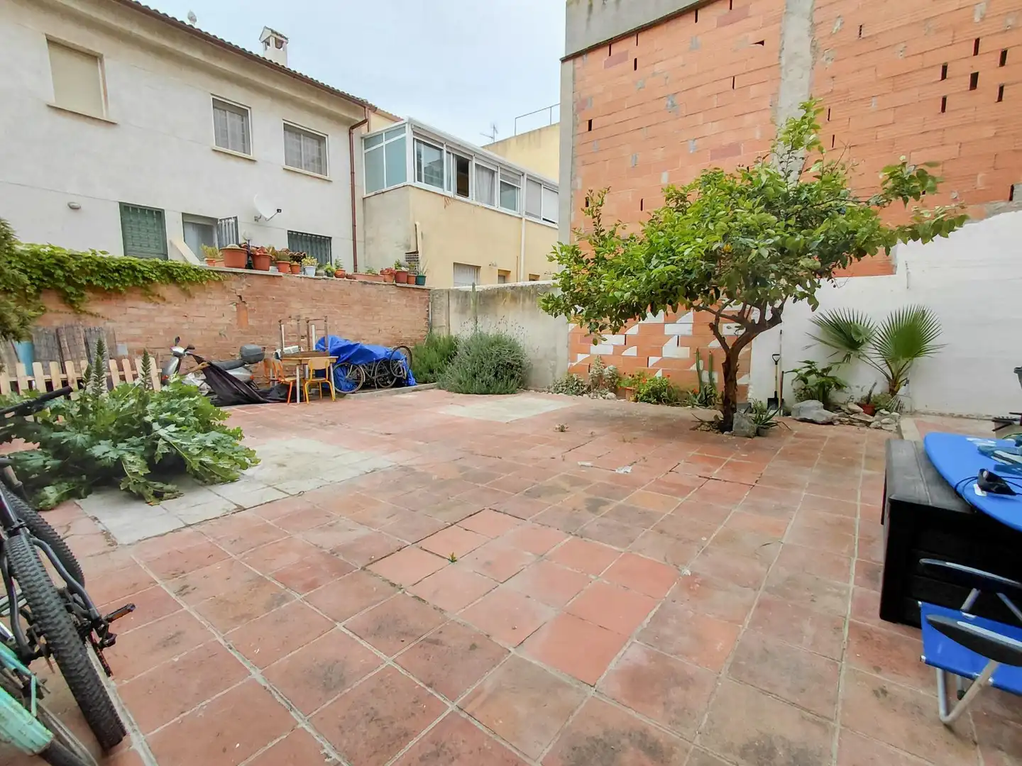 Jardí de Casa adosada en venda en Cunit amb Jardí privat, Terrassa i Balcó
