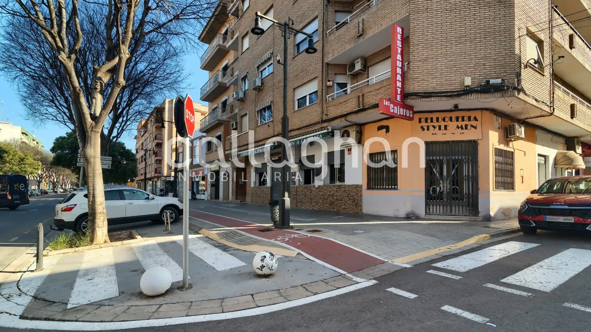 Vista exterior de Local en venta en L'Alcúdia con Aire acondicionado y Amueblado