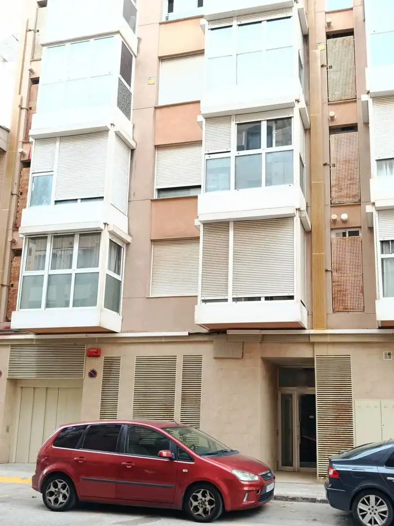 Vista exterior de Piso en venta en Valencia con Calefacción, Terraza y Trastero