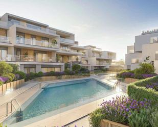 Vista exterior de Àtic en venda en Marbella amb Aire condicionat, Jardí privat i Terrassa