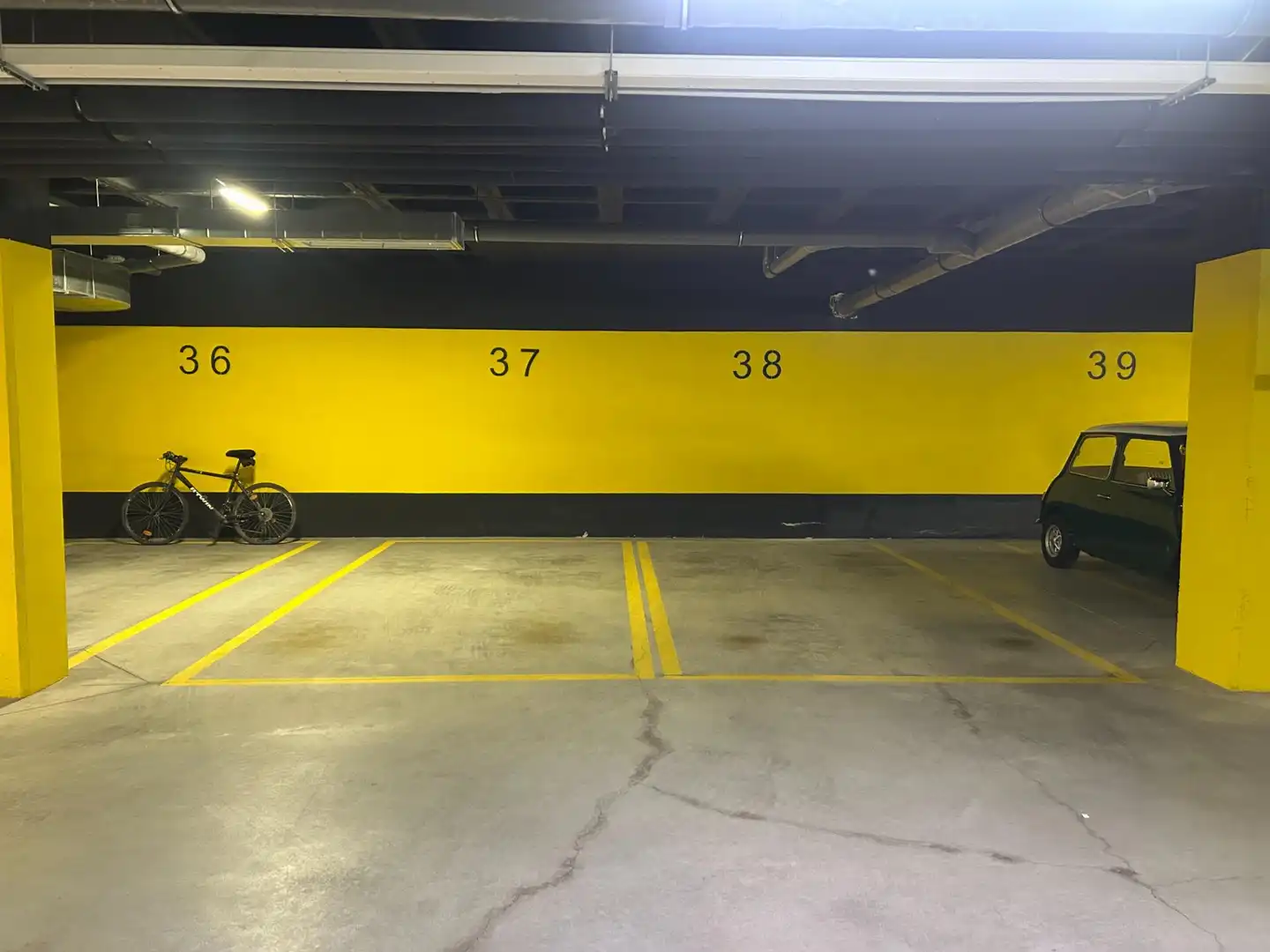 Parkplatz von Wohnung zum Verkauf in Boadilla del Monte mit Klimaanlage, Heizung und Terrasse